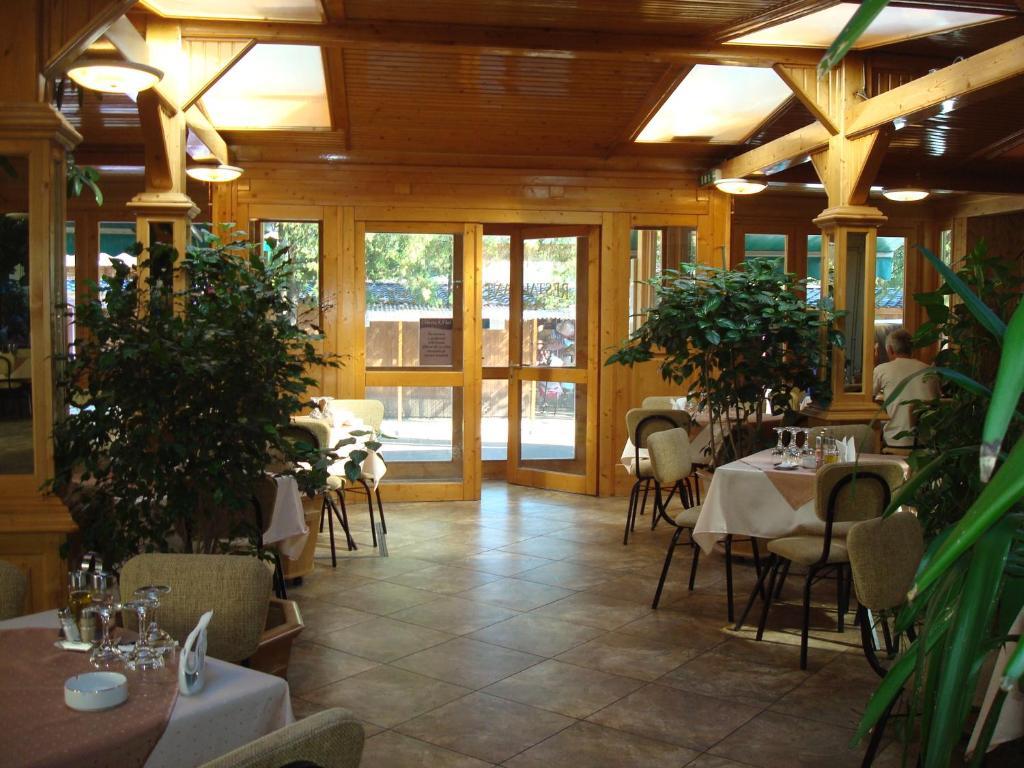 Hotel Ami Băile Felix Exteriör bild